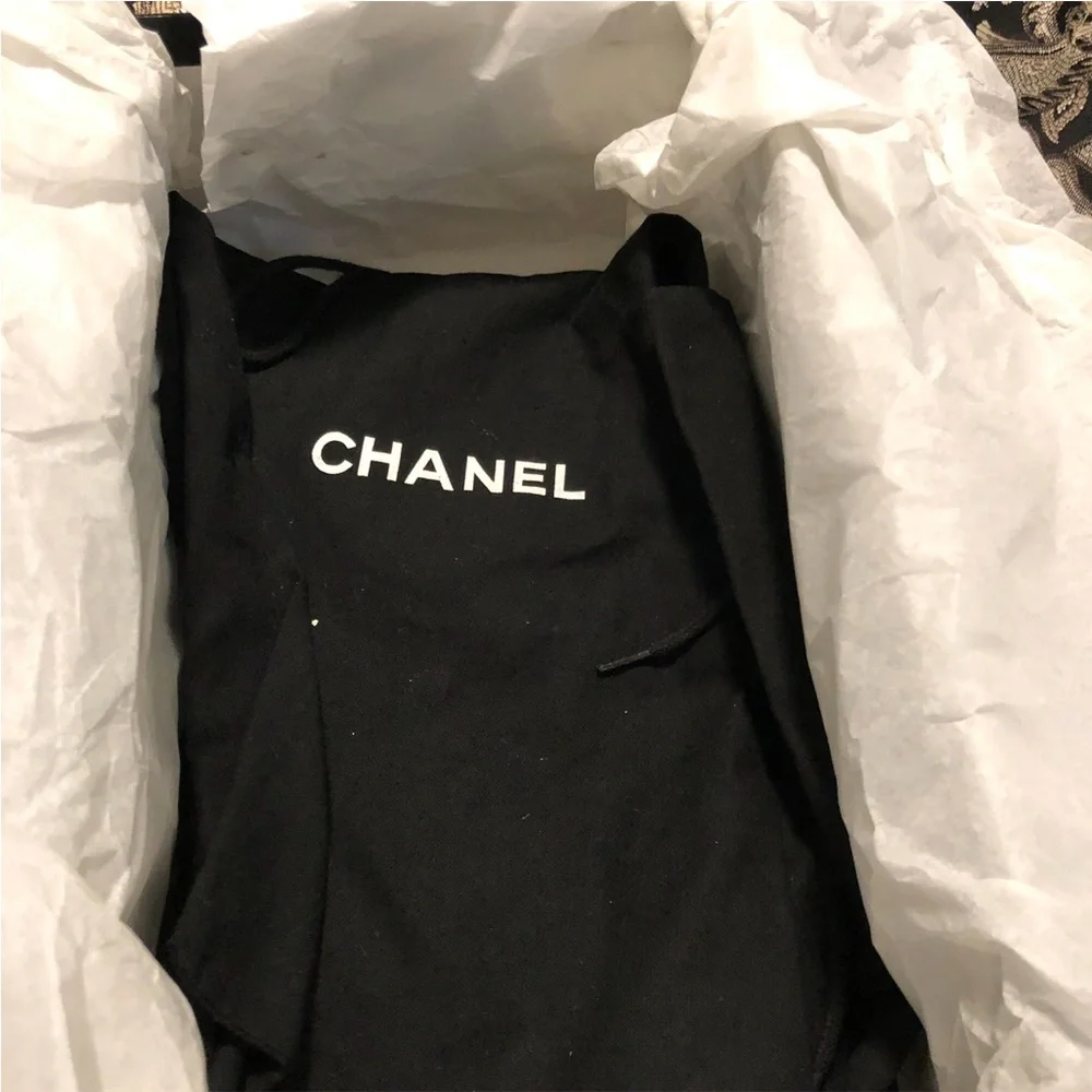 Authentic CHANEL Mules - Picture 3 of 9